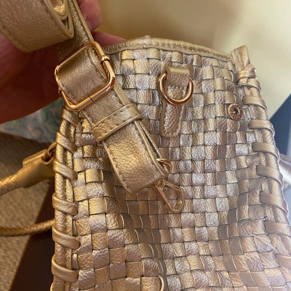 CJ banks, gold woven purse - Picture 5 of 9
